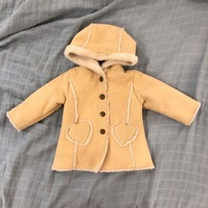 Faux suede jacket with brass hearts and faux fur accents (baby)